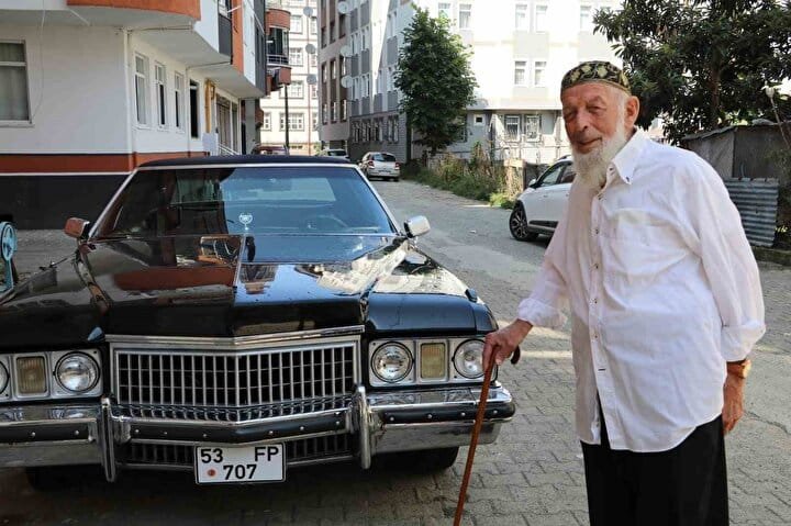 85 Yaşındaki Mustafa Akbeniz'in Klasik Araba Tutkusu