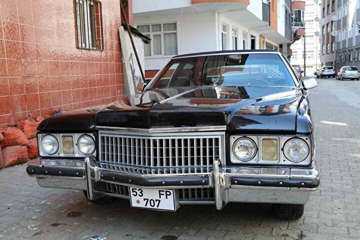 85 Yaşındaki Mustafa Akbeniz'in Klasik Araba Tutkusu