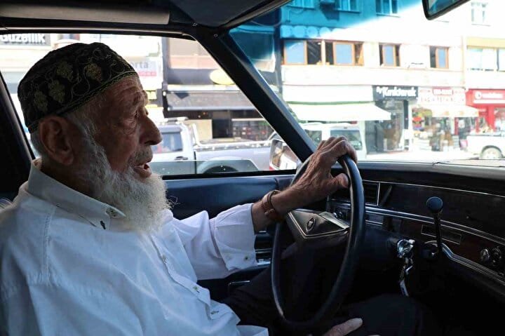 85 Yaşındaki Mustafa Akbeniz'in Klasik Araba Tutkusu