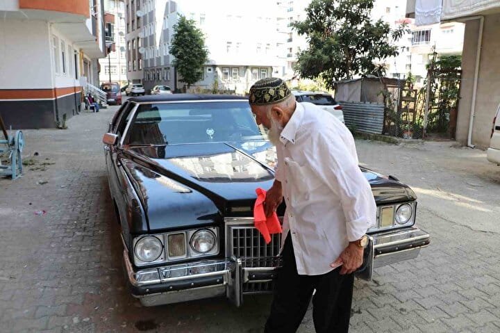 85 Yaşındaki Mustafa Akbeniz'in Klasik Araba Tutkusu