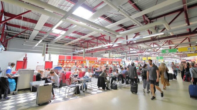 almanyada-isci-krizi-turkiyeden-havalimanlari-ve-otel-sektorune-eleman-alimi-TaA9PSJE.jpg