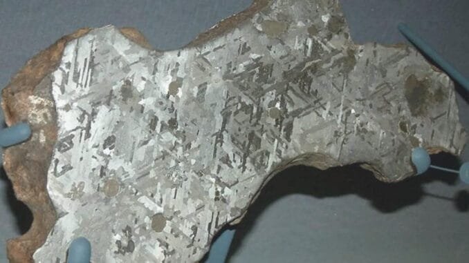 canyon-diablo-meteoriti-ve-lonsdaleit-elmaslarinin-ozellikleri-LFFn3tKI.jpg