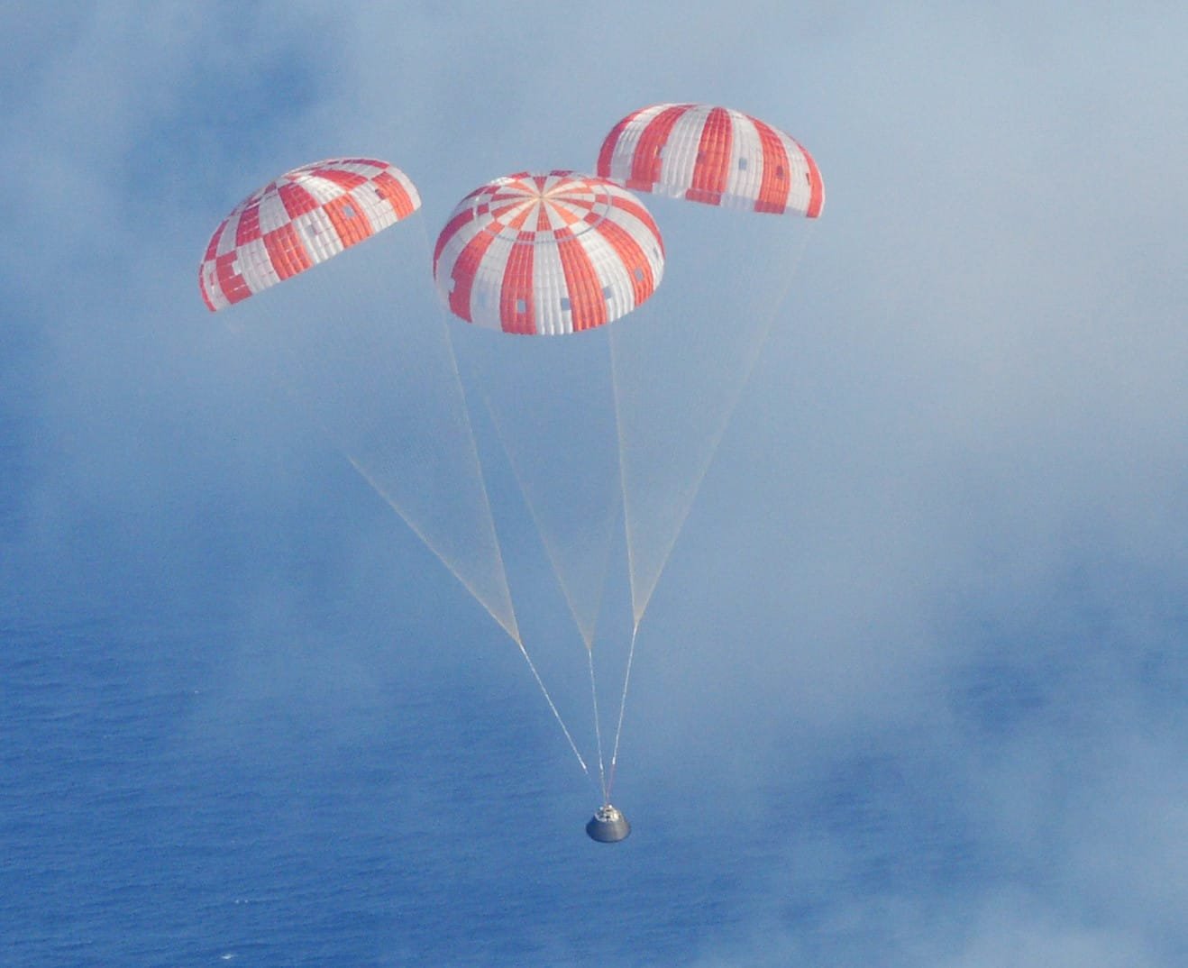 NASA'nın Orion Uzay Aracı Dünya'ya Dönüş Yoldaşlığına İmza Attı