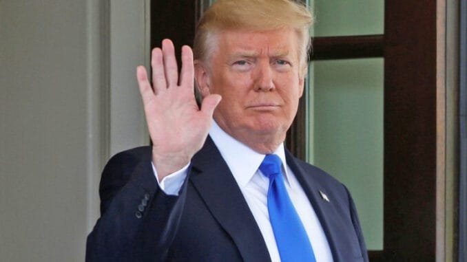 trumpin-truth-social-uygulamasi-ve-yaniltici-maga-hub-alternatifi-XYPClT5v.jpg