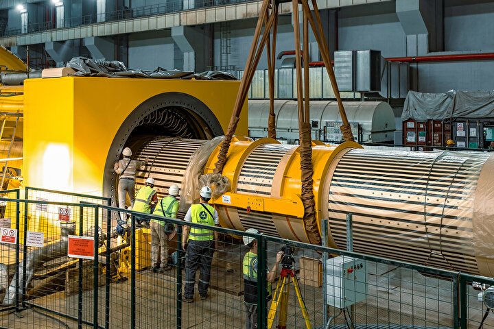 Akkuyu Nükleer Güç Santrali'nde Rotorun Başarıyla Yerleştirilmesi