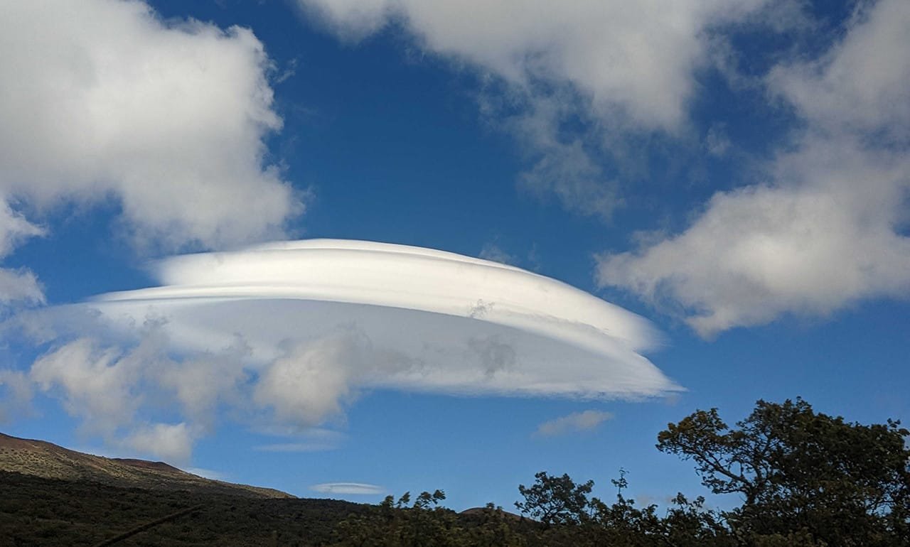 UFO'lar Hawaii'yi Vurdu: Tuhaf Bulutlar