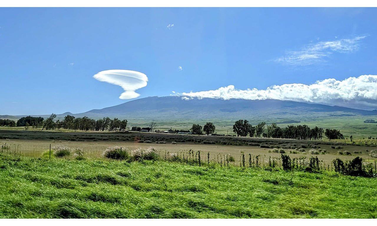 Hawaii'de UFO Benzeri Bulutlar Gözlemlendi