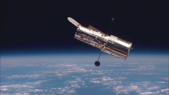 hubble-uzay-teleskobunun-gelecegi-ve-james-webb-teleskobu-XkLbhVwK.jpg