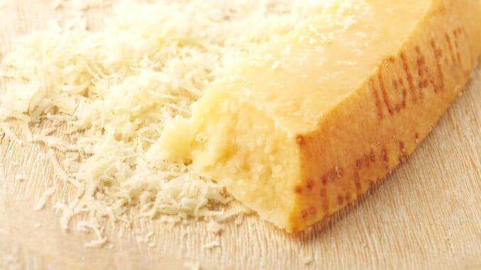 parmesan-peynirinin-yavru-inek-midesi-ile-ilgili-sirlari-PK8iKNpv.jpg