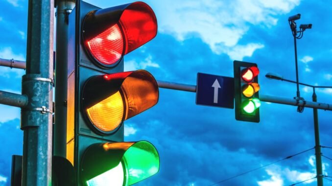 trafik-sorununa-dorduncu-isik-rengi-cozumu-ZCVahAFs.jpg