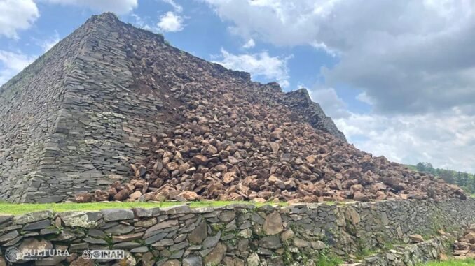 glen-kanyondaki-cift-kemer-ve-ihuatzio-piramidinin-cokusu-OKtR2qXD.jpg