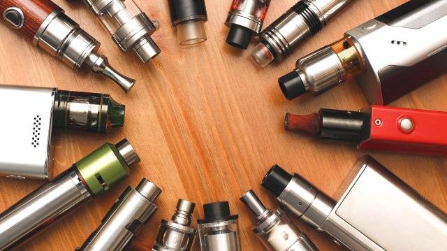 meyve-aromali-elektronik-sigara-ve-saglik-riskleri-SDu6rmRk.jpg