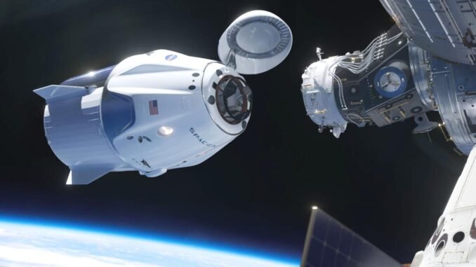 nasa-astronotlari-subatta-dunyaya-donuyor-lLKBIZ3c.jpg