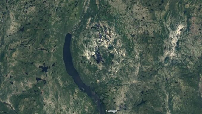 quebecin-c-te-nord-bolgesindeki-gizemli-marsal-golu-YMsurUNE.jpg