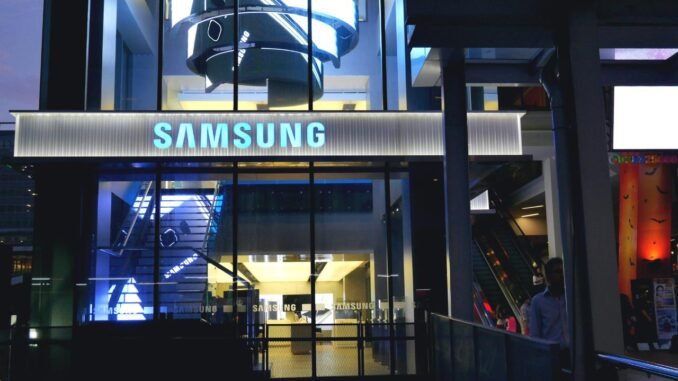samsungun-yeni-urunleri-ve-apple-ile-benzerlik-iddialari-NuD1HgEu.jpg