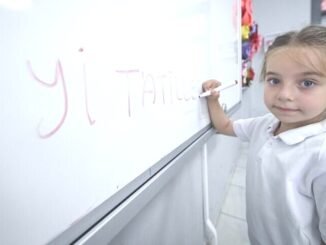 Türkiye'de Öğrenci Karne Heyecanı - MakineTamir