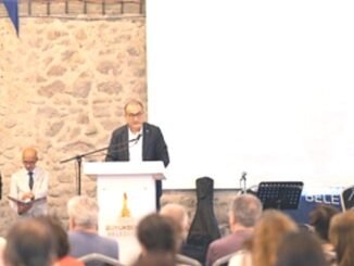 İzmir Uluslararası Eleştirel Eğitim Zirvesi Başladı - MakineTamir